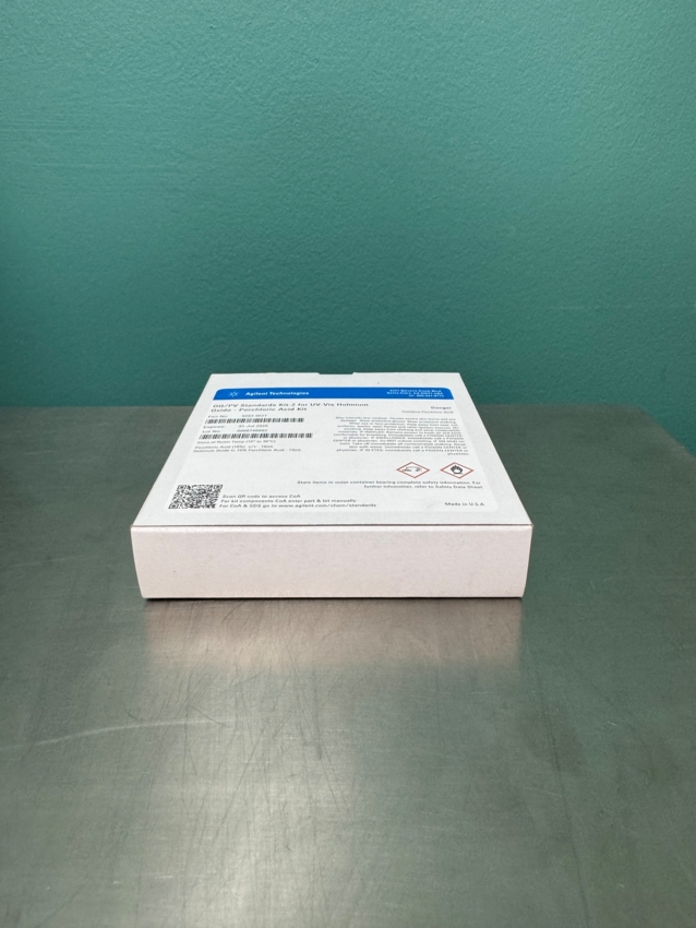 Набор UV/VIS стандартов № 2 для OQ/PV (для проверки точности установки длины волны). Содержит 2 ампулы по 10 мл хлорной кислоты и 1 ампулу оксида гольмия в хлорной кислоте.