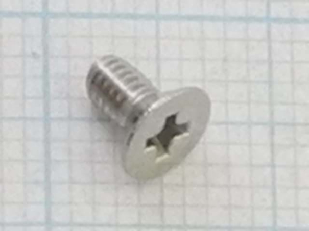 Винт из нержавеющей стали с плоской головкой M2.6x5